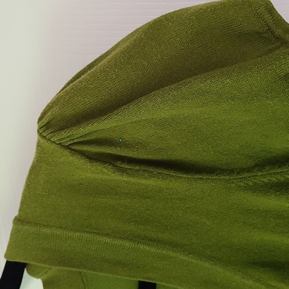 Green dress top - Picture 5 of 5